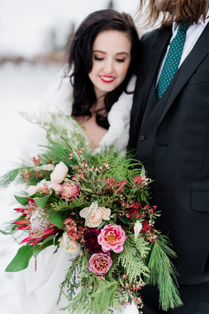 Pretty Geeky Photography, Minnesota Winter Wedding at Bloom Lake Barn, Ediflorial flowers